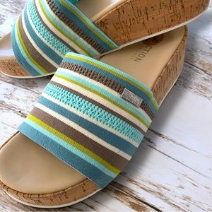 Kenneth Cole Reaction Maila Stretch‎ Aqua Multi Wedge Slide